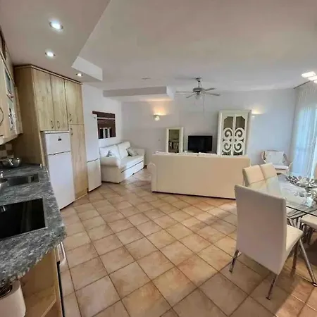 Benal Beach Hotel apartamentowy